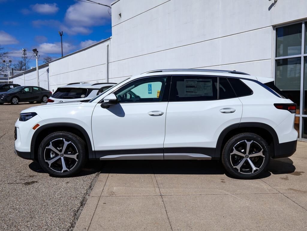 New 2026 Volkswagen Tiguan 2.0T SE SUV