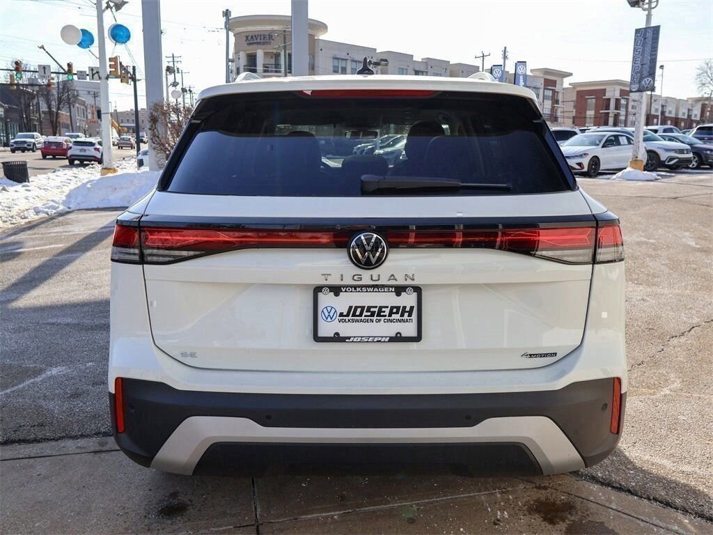 New 2026 Volkswagen Tiguan 2.0T SE SUV