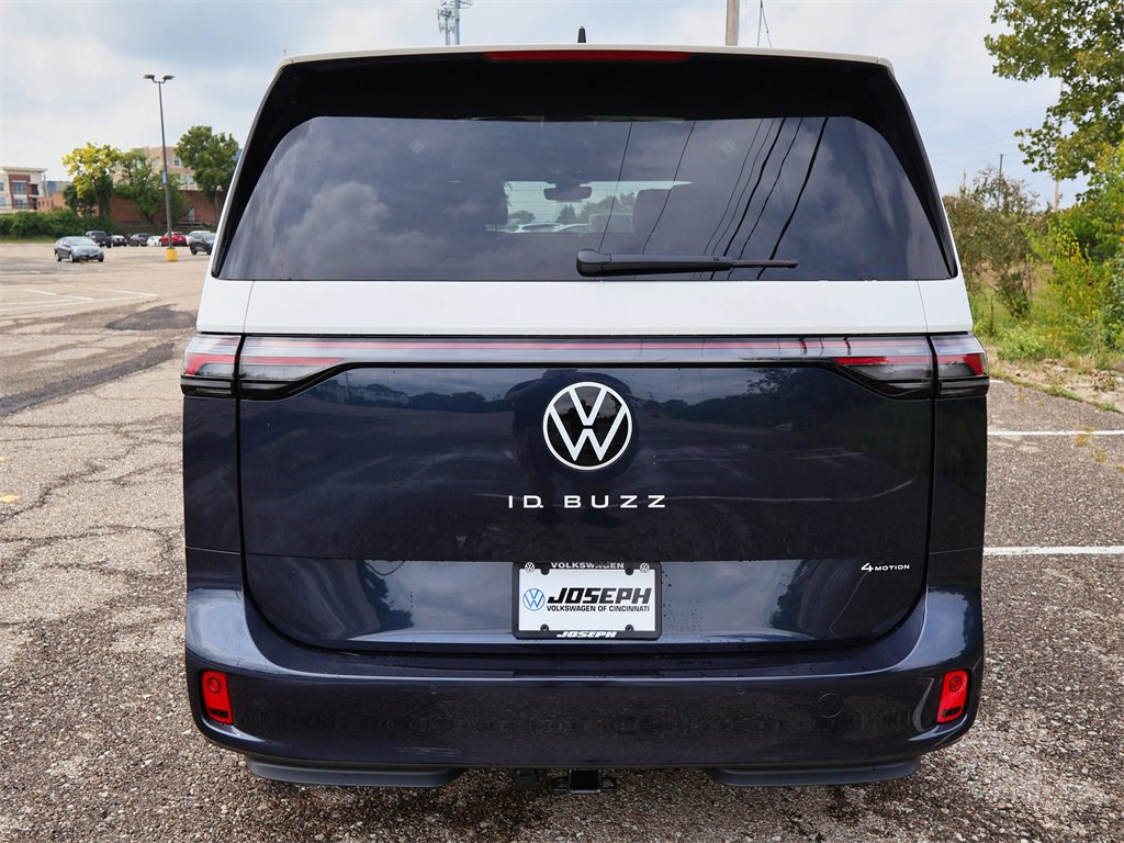 2025 Volkswagen ID. Buzz Pro Plus photo 3