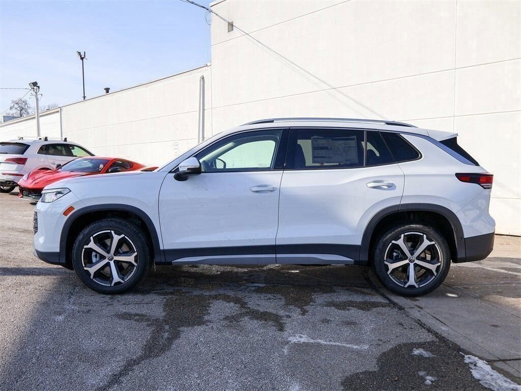 New 2026 Volkswagen Tiguan 2.0T SE SUV