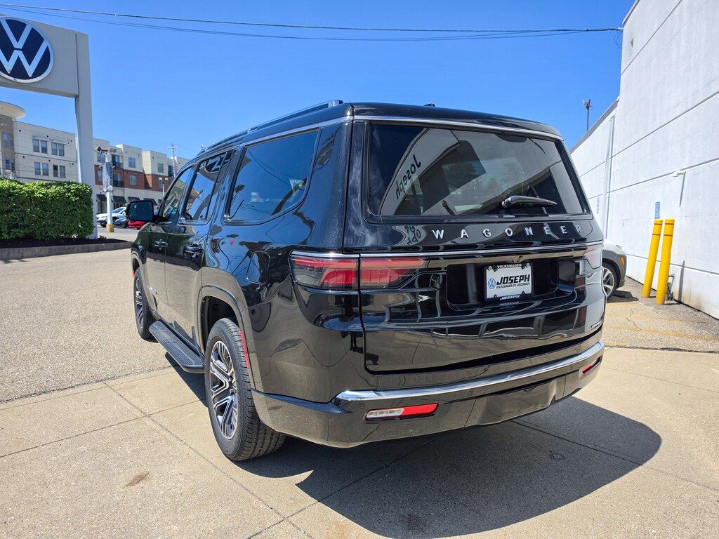 Used 2024 Jeep Wagoneer Series II SUV