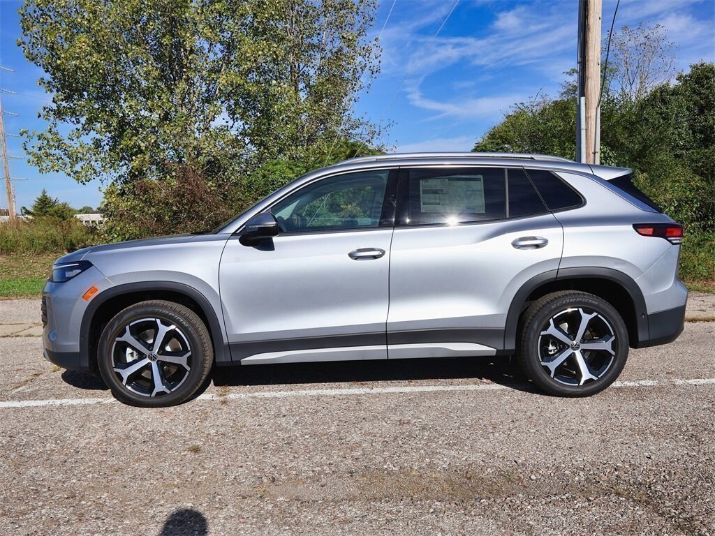 New 2025 Volkswagen Tiguan 2.0T SE SUV