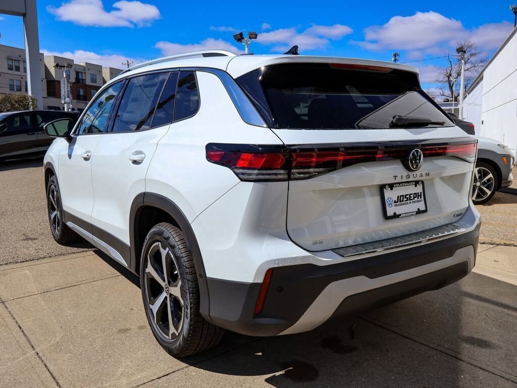 New 2026 Volkswagen Tiguan 2.0T SE SUV