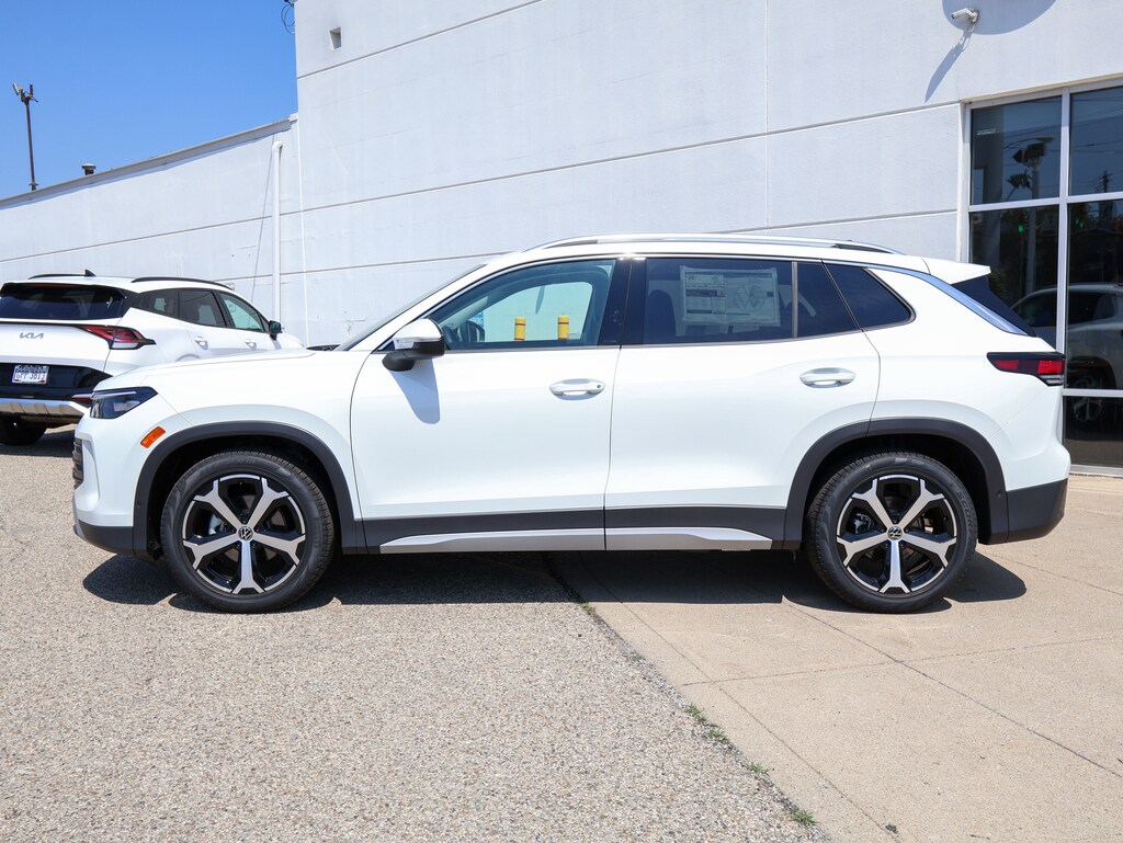 New 2026 Volkswagen Tiguan 2.0T SE SUV