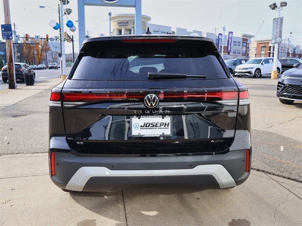 New 2026 Volkswagen Tiguan 2.0T SE SUV