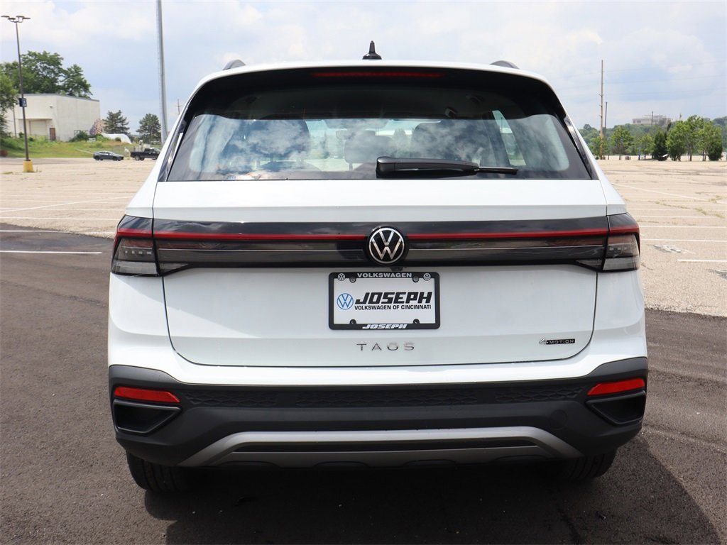 2025 Volkswagen Taos S photo 4