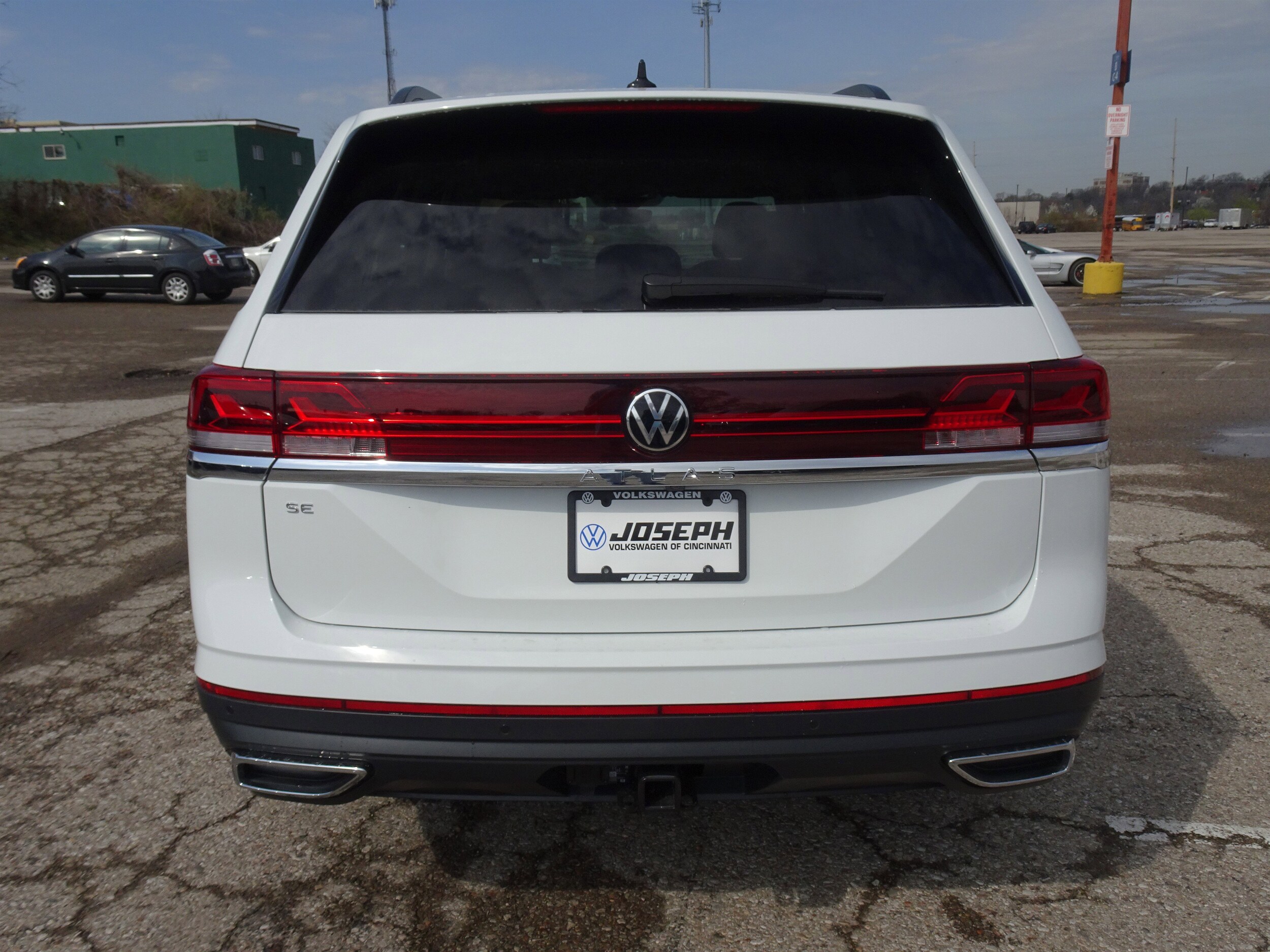 2025 Volkswagen Atlas SE Technology photo 4