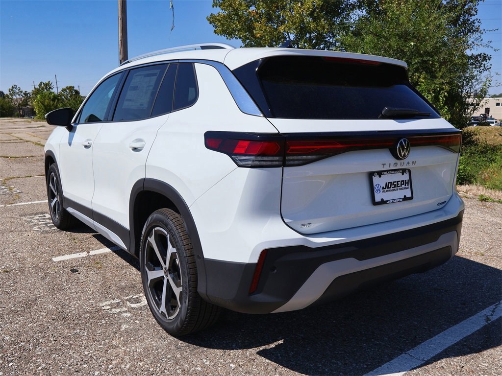 2025 Volkswagen Tiguan SE photo 2