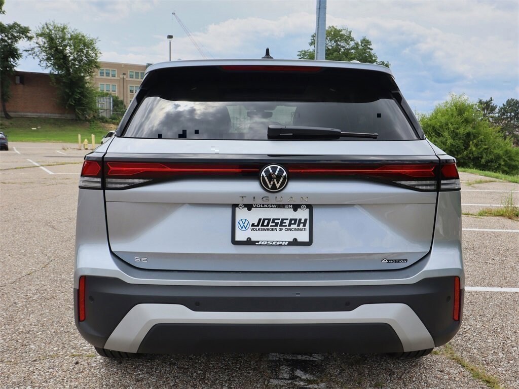 New 2025 Volkswagen Tiguan 2.0T SE SUV