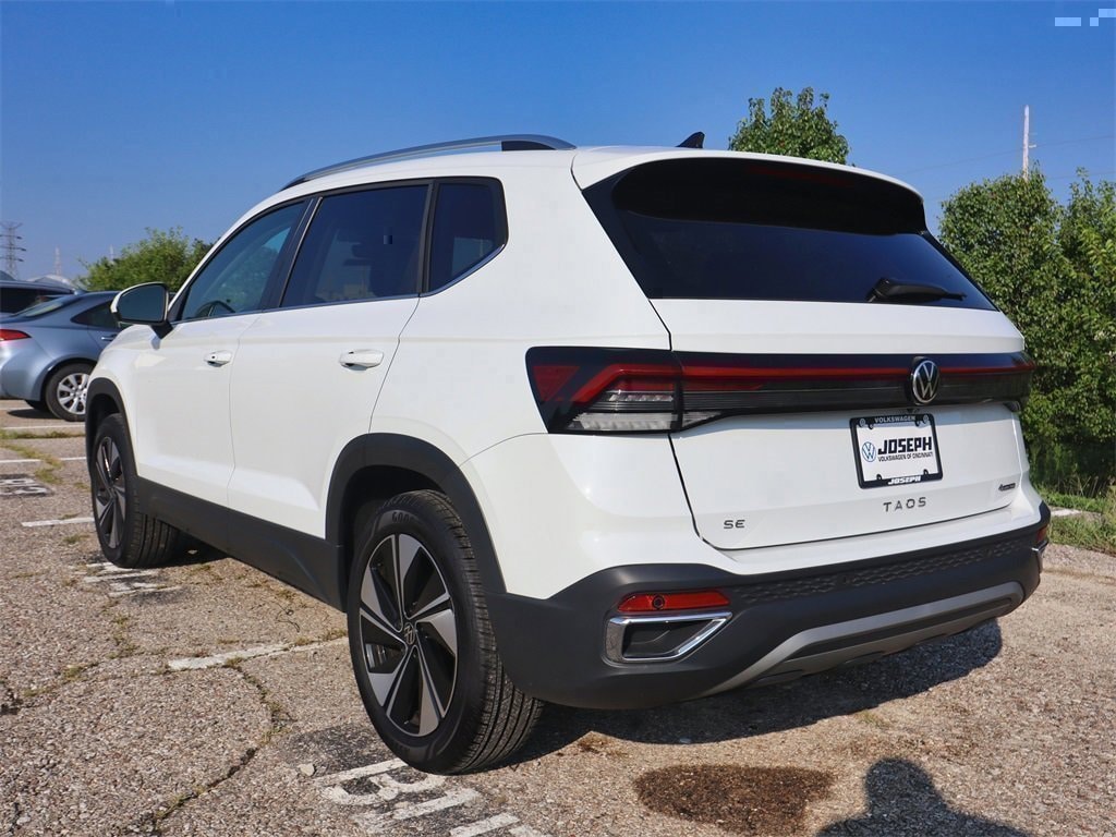 New 2025 Volkswagen Taos 1.5T SE SUV