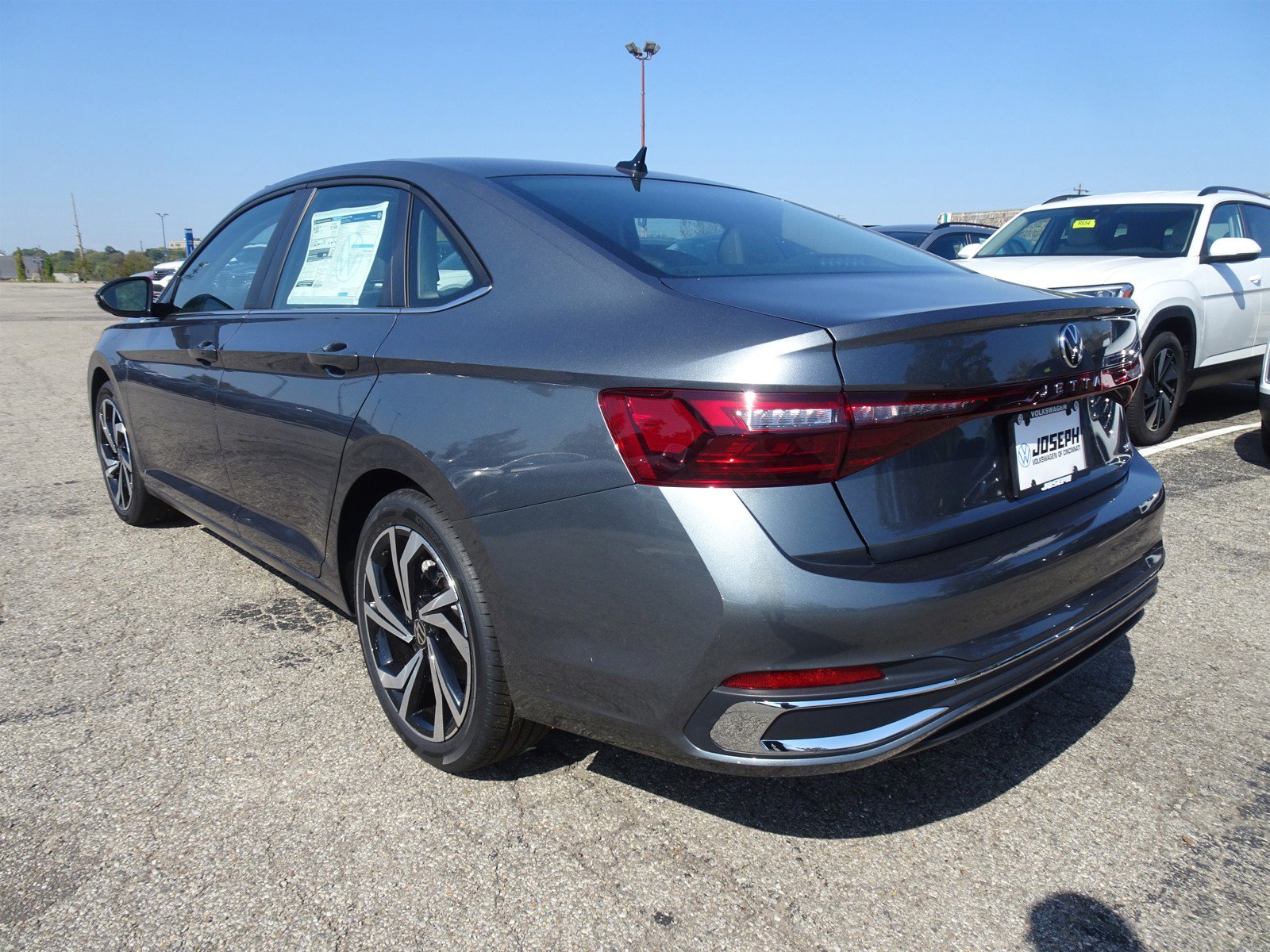 2025 Volkswagen Jetta 1.5T SEL photo 4