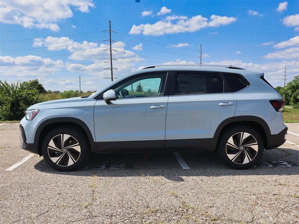 New 2025 Volkswagen Taos 1.5T SE SUV