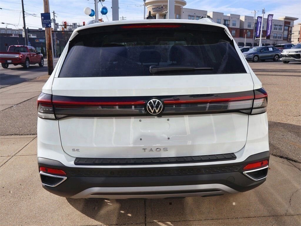 New 2026 Volkswagen Taos 1.5T SE SUV