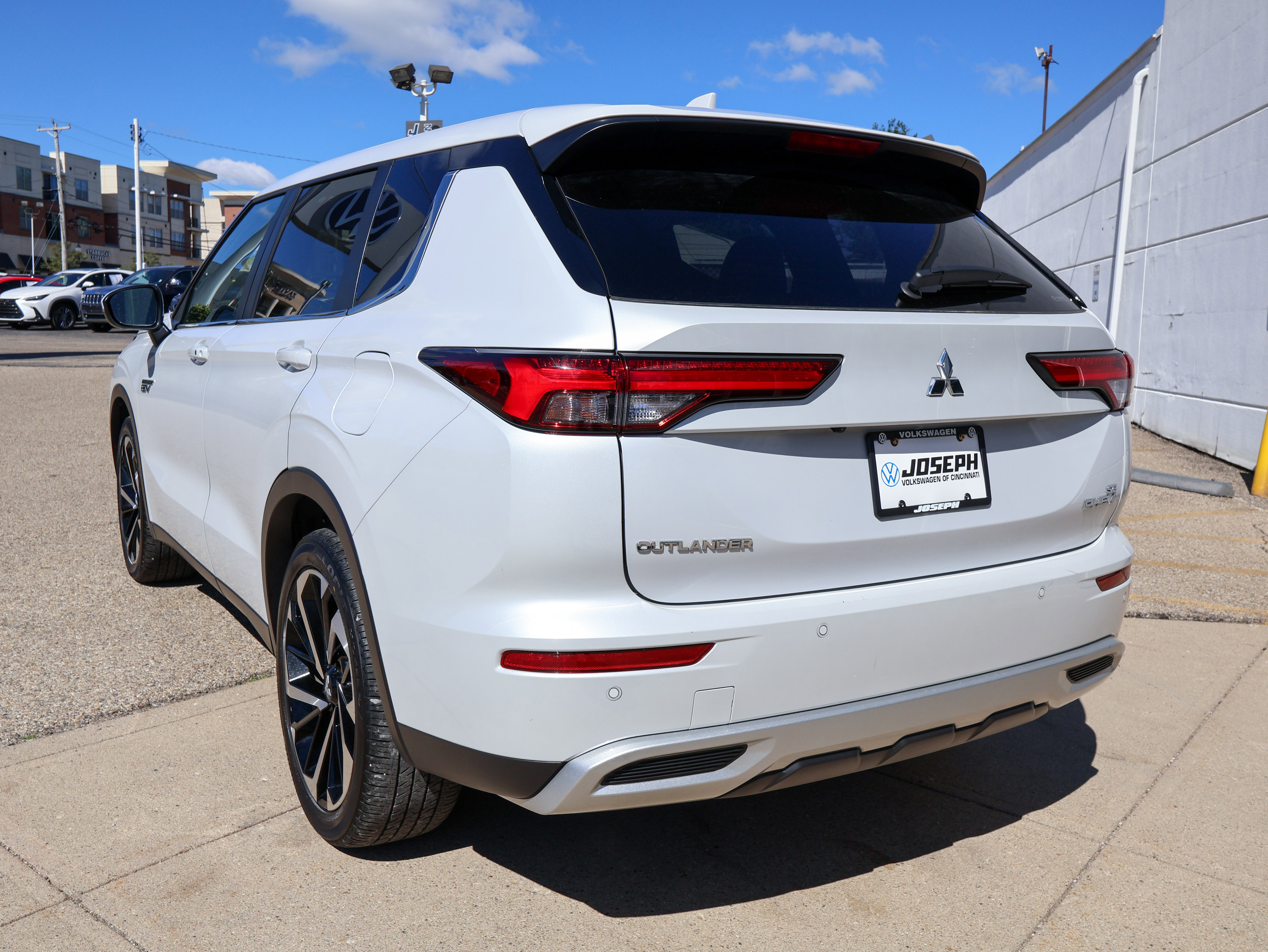Used 2025 Mitsubishi Outlander PHEV SE SUV