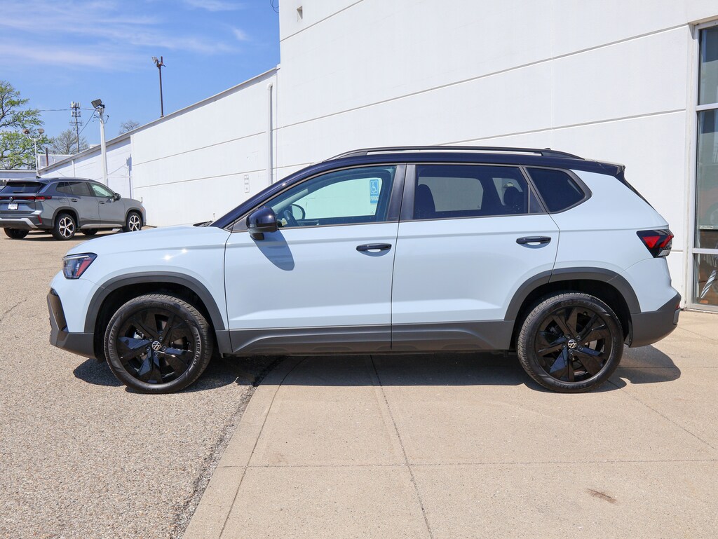 Certified 2025 Volkswagen Taos 1.5T SE Black SUV