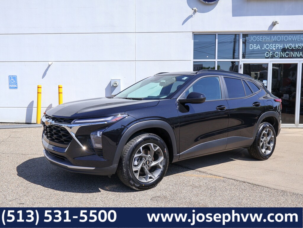 Used 2024 Chevrolet Trax LT SUV