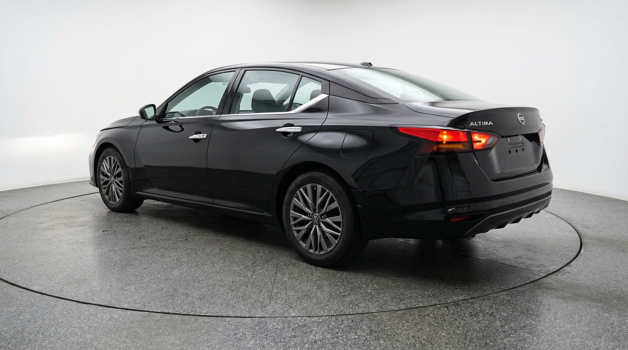 Thumbnail: 2025 Nissan Altima - 5