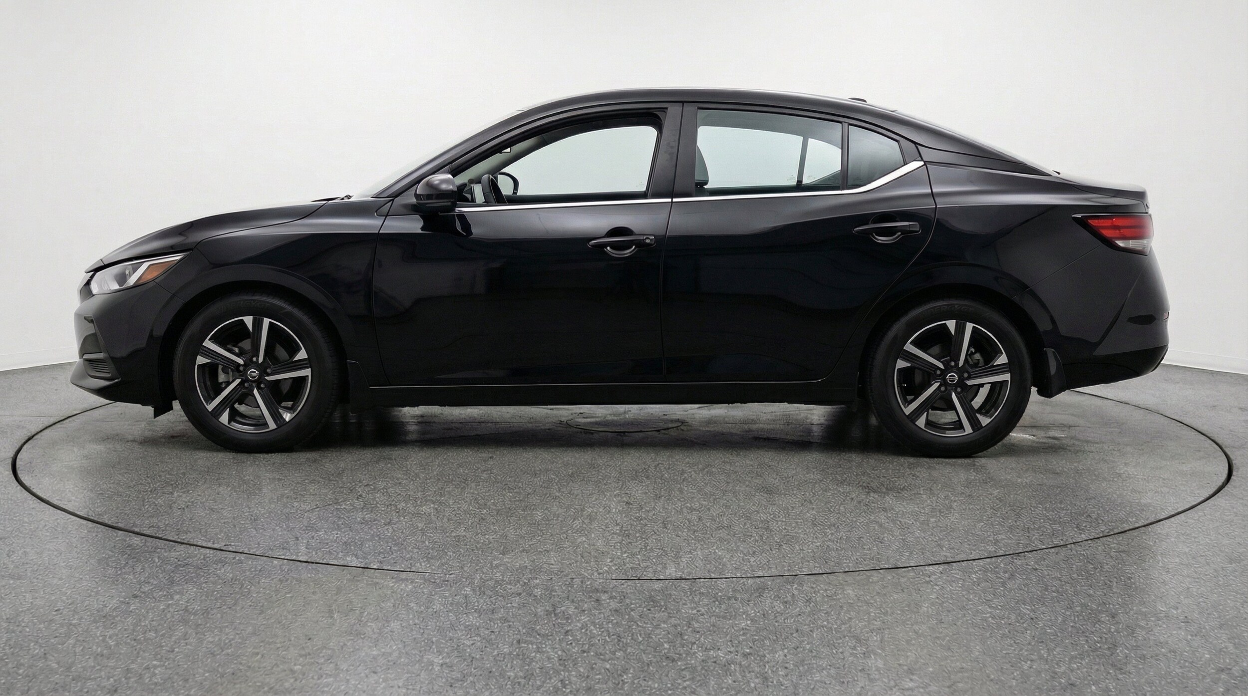 Thumbnail: 2025 Nissan Sentra - 5
