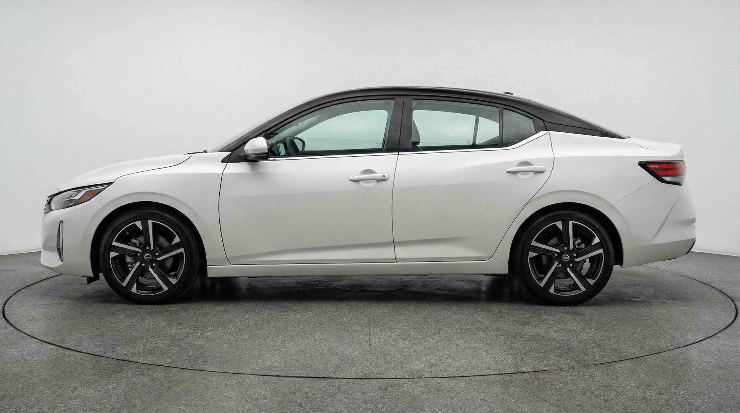 Thumbnail: 2025 Nissan Sentra - 4