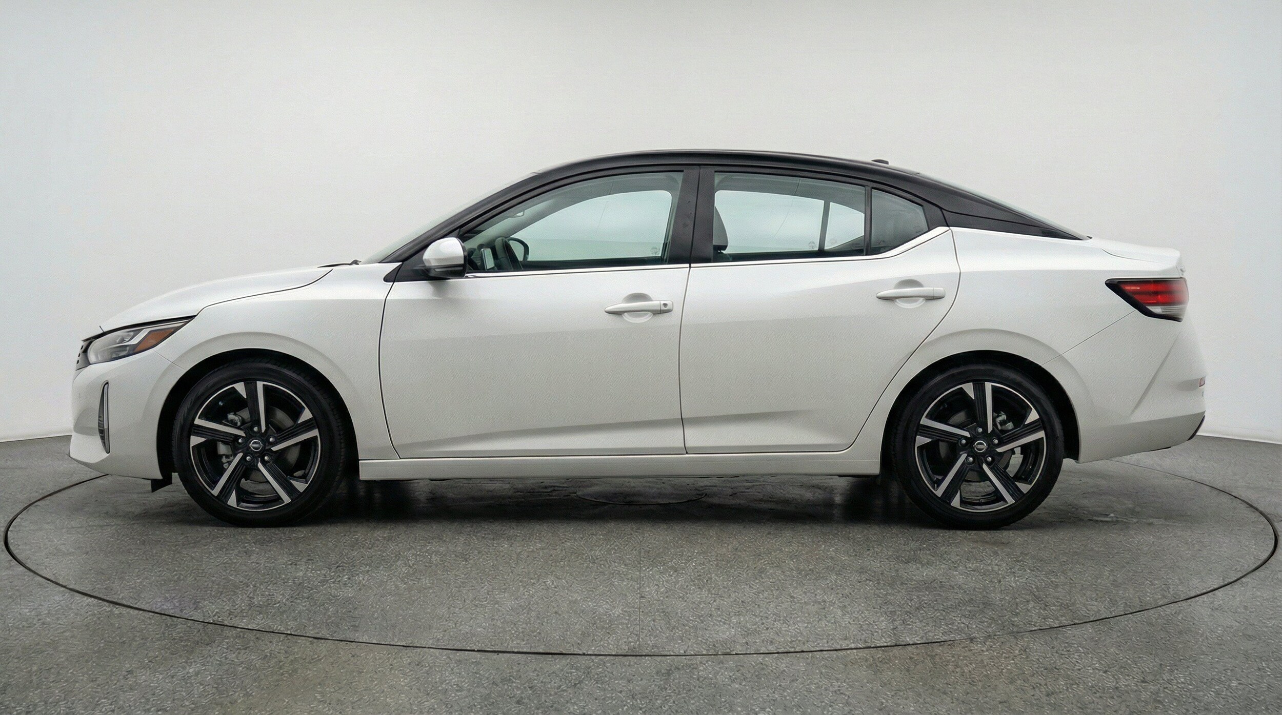 Thumbnail: 2025 Nissan Sentra - 5