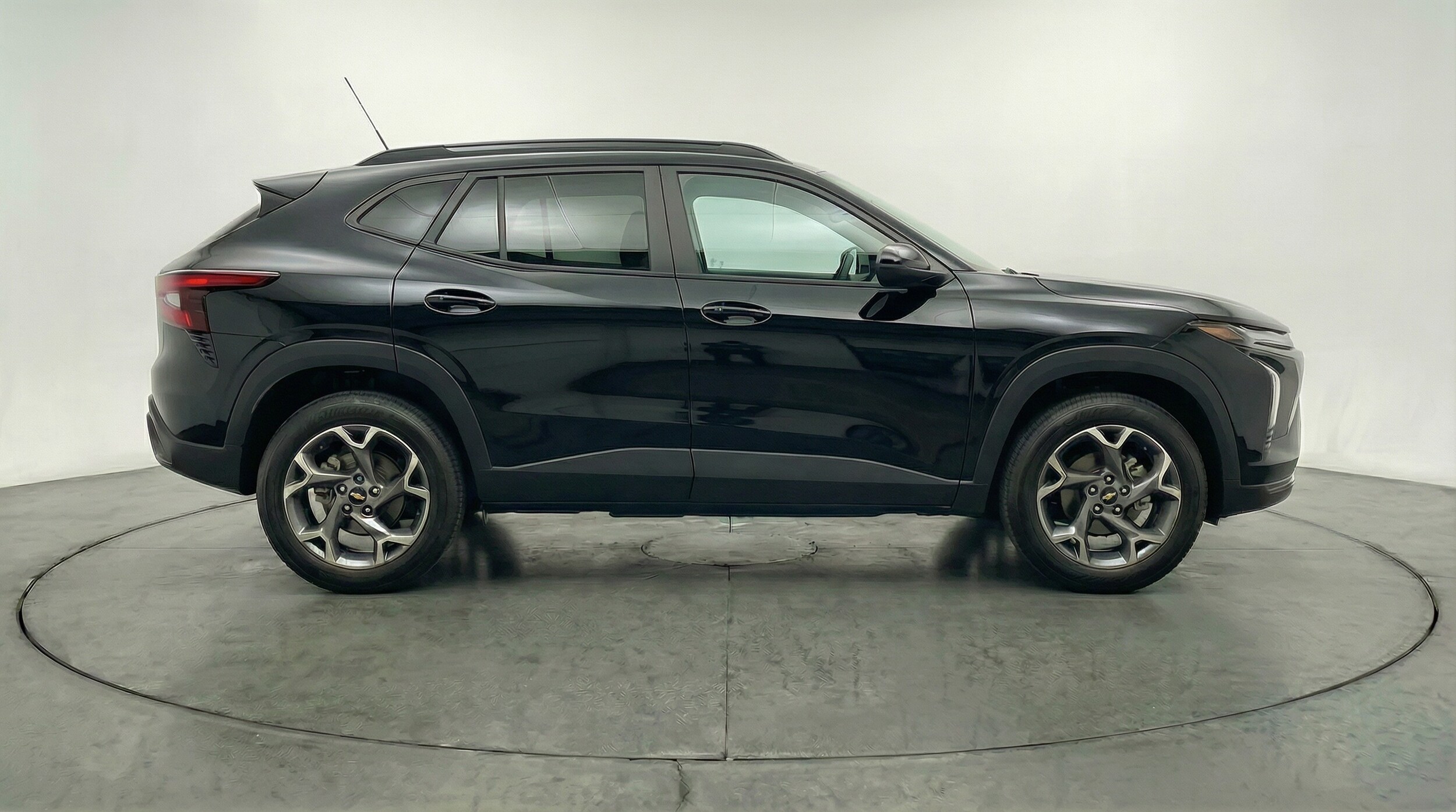 Thumbnail: 2025 Chevrolet Trax - 8
