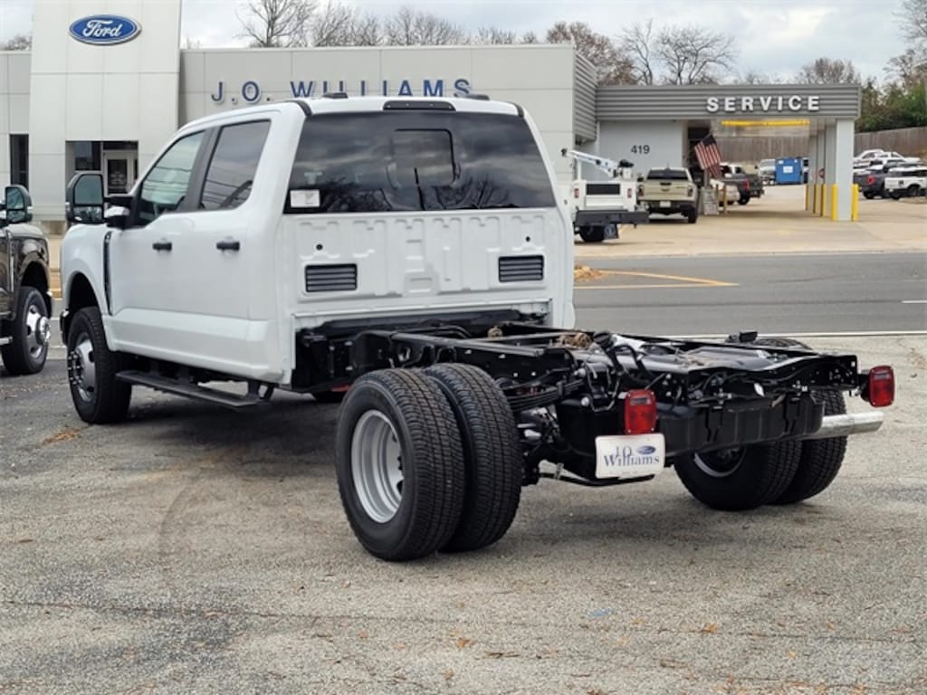 New 2026 Ford F-350SD XL Chassis