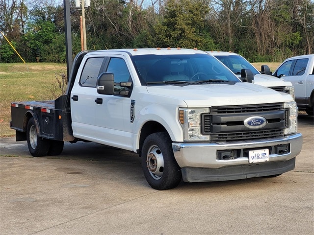 2019 Ford F-350 Super Duty Chassis Cab XL's photo