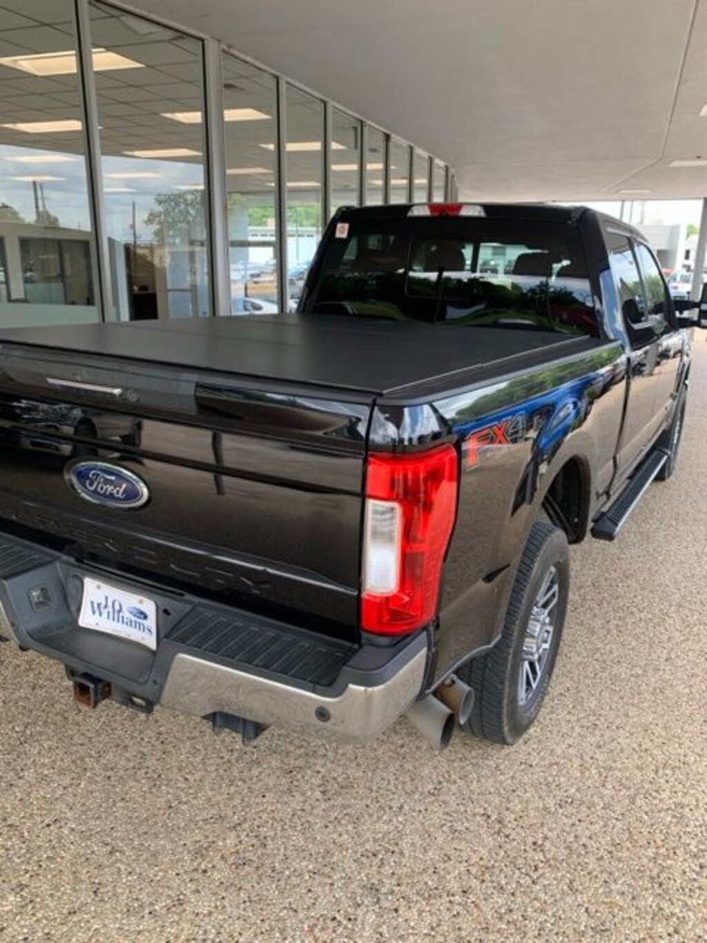 Used 2017 Ford F-250SD Lariat Truck