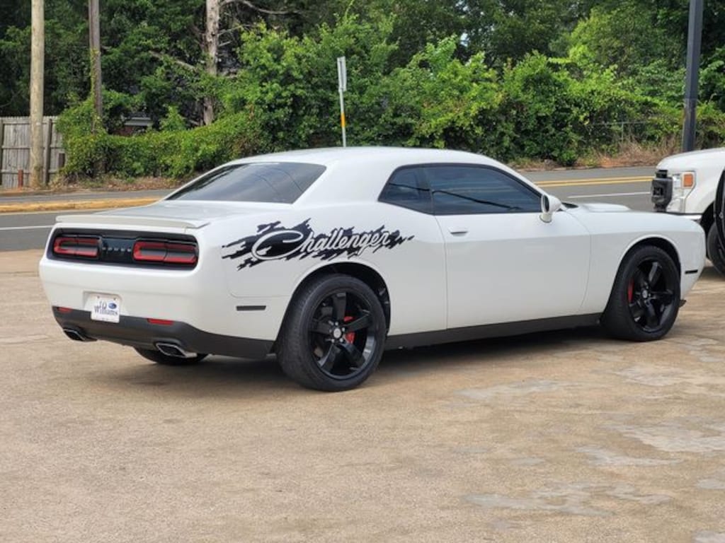 Used 2017 Dodge Challenger R/T Coupe