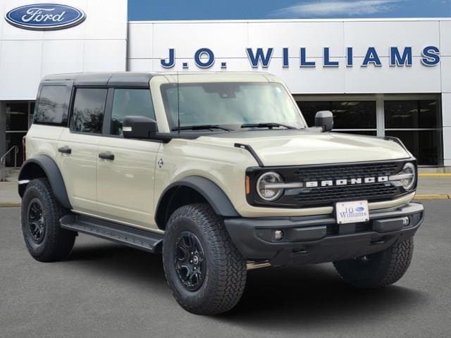 2025 Ford Bronco 4-Door Outer Banks's photo