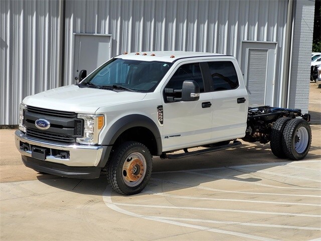 2017 Ford F-550 photo 3