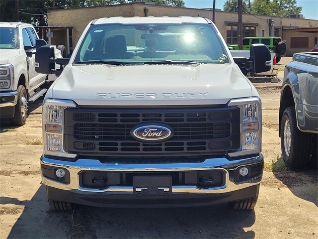 2026 Ford F-250 photo 2