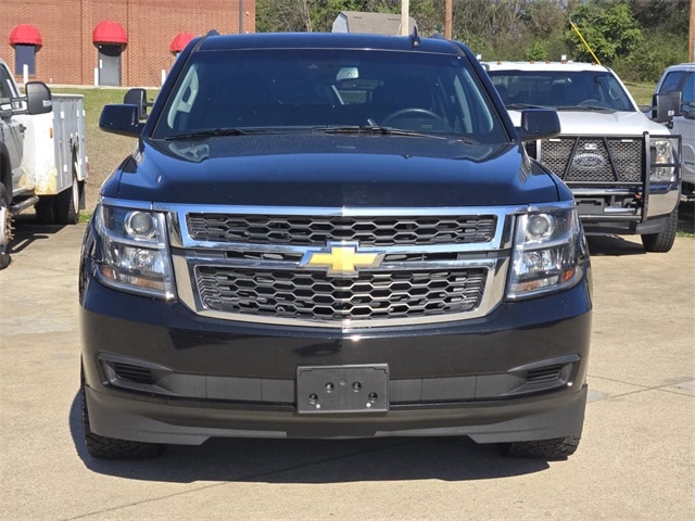 Used 2019 Chevrolet Suburban LT with VIN 1GNSKHKC9KR223975 for sale in Gladewater, TX