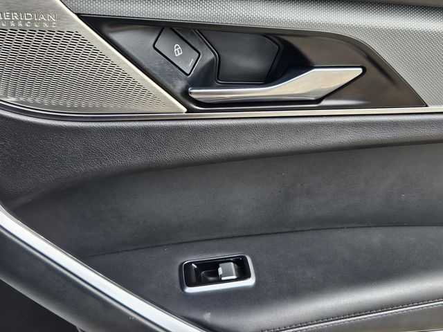 2025 Jaguar F-PACE SVR - Photo 13