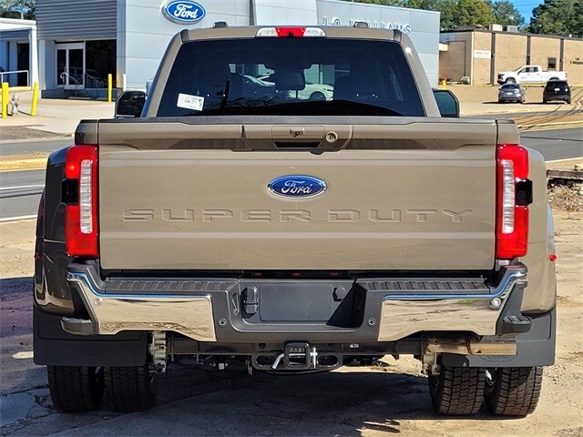 2026 Ford F-450 photo 4