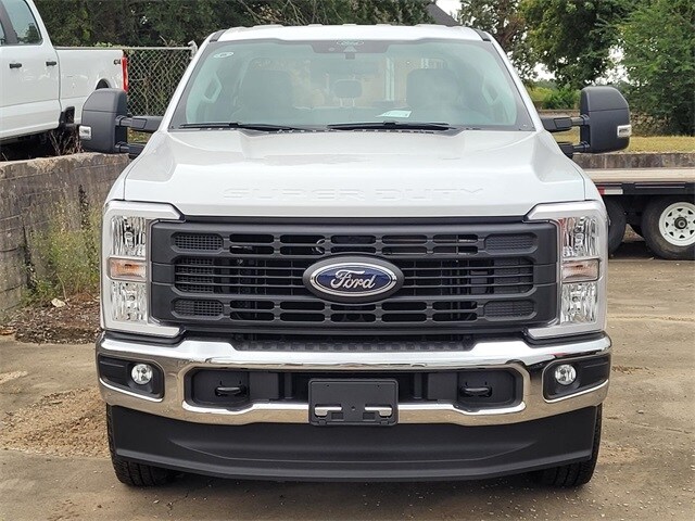 2026 Ford F-250 photo 2