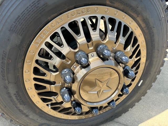 2025 Ford F-550 photo 4