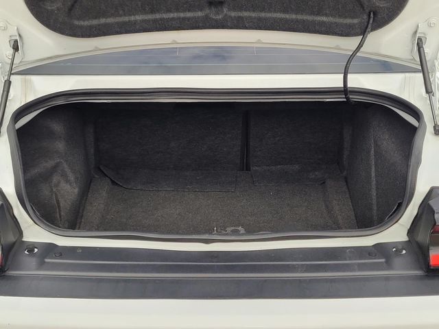 2017 Dodge Challenger R/T - Photo 8