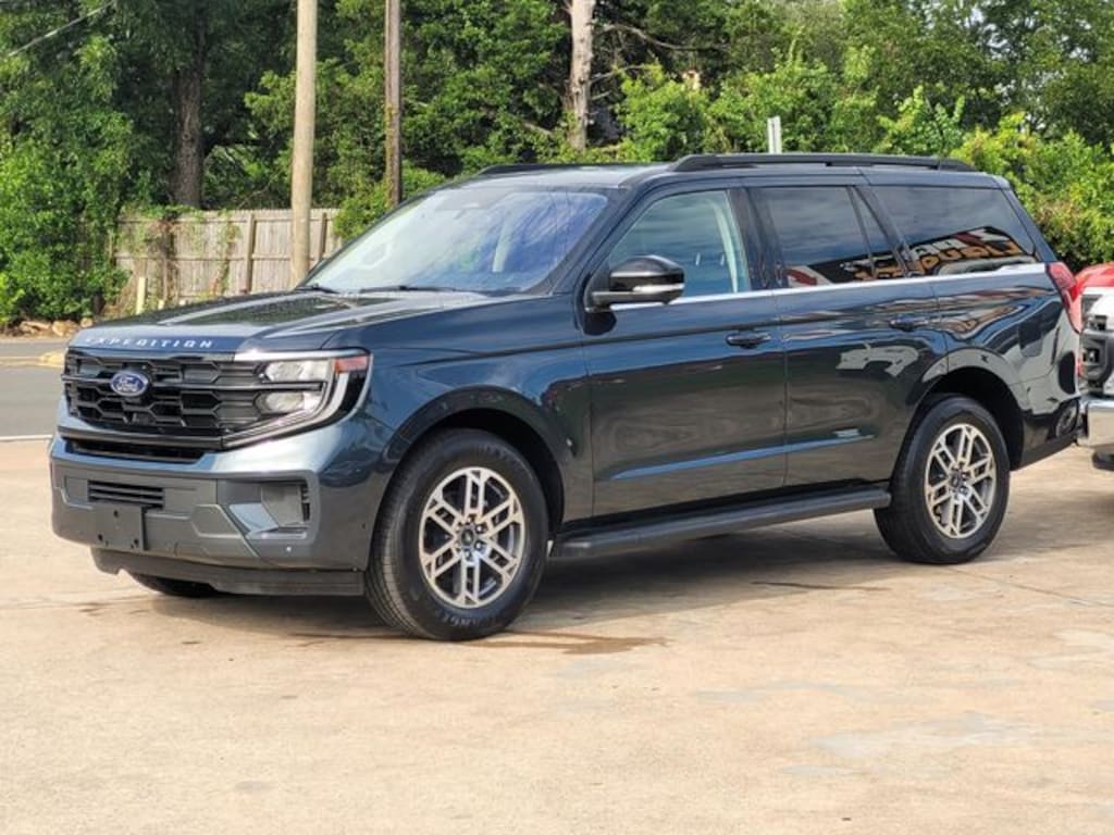 Used 2025 Ford Expedition Active SUV