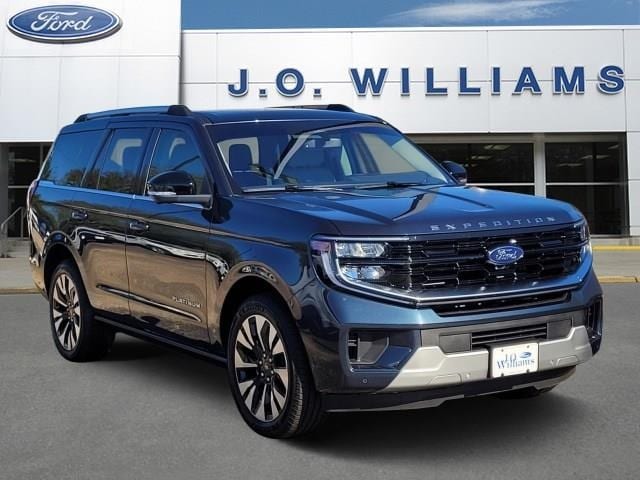 2025 Ford Expedition Platinum's photo