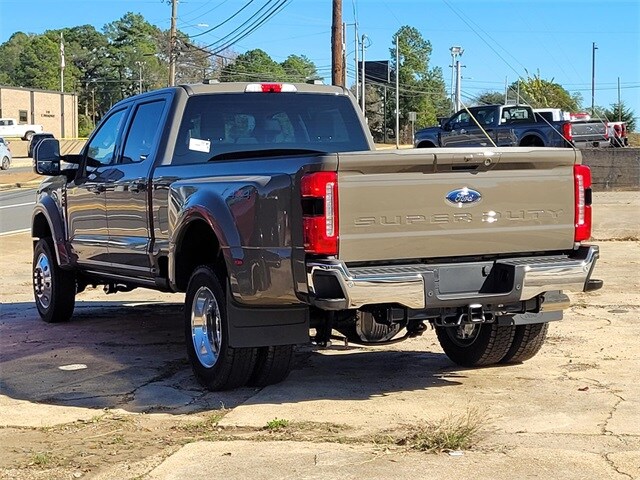 2026 Ford F-450 photo 3