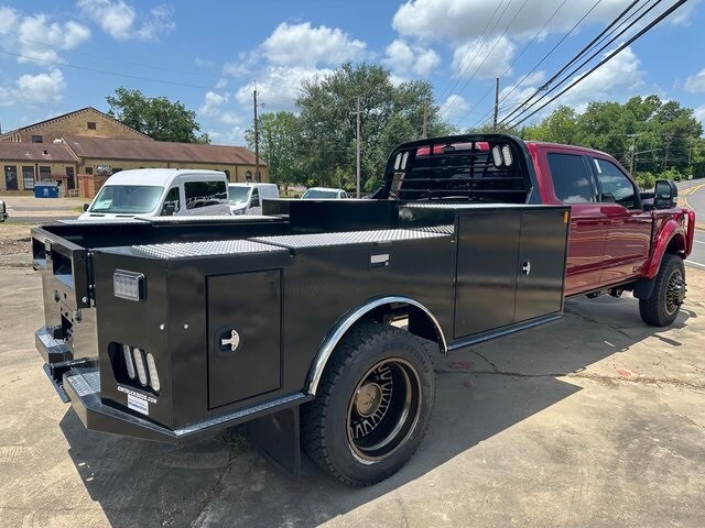 2025 Ford F-550 photo 2