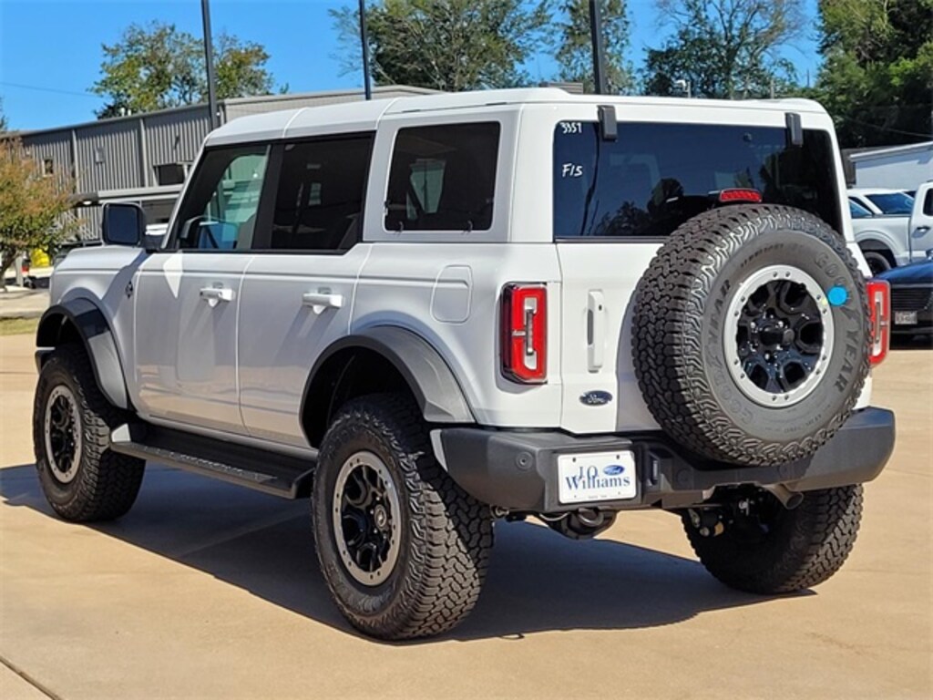 New 2025 Ford Bronco Outer Banks SUV