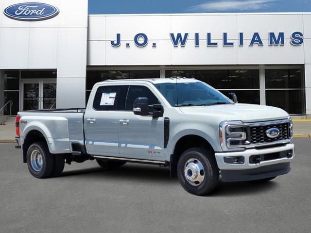2026 Ford F-350 Platinum 4x4 Crew Cab 8' Box DRW's photo
