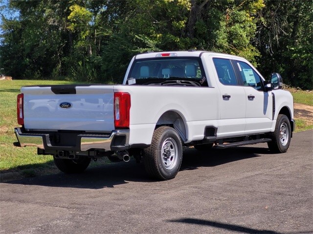 2026 Ford F-250 photo 3