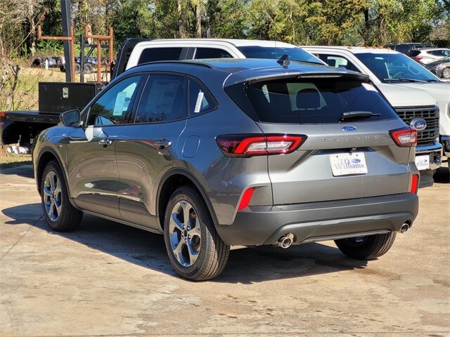 2026 Ford Escape ST-Line photo 3