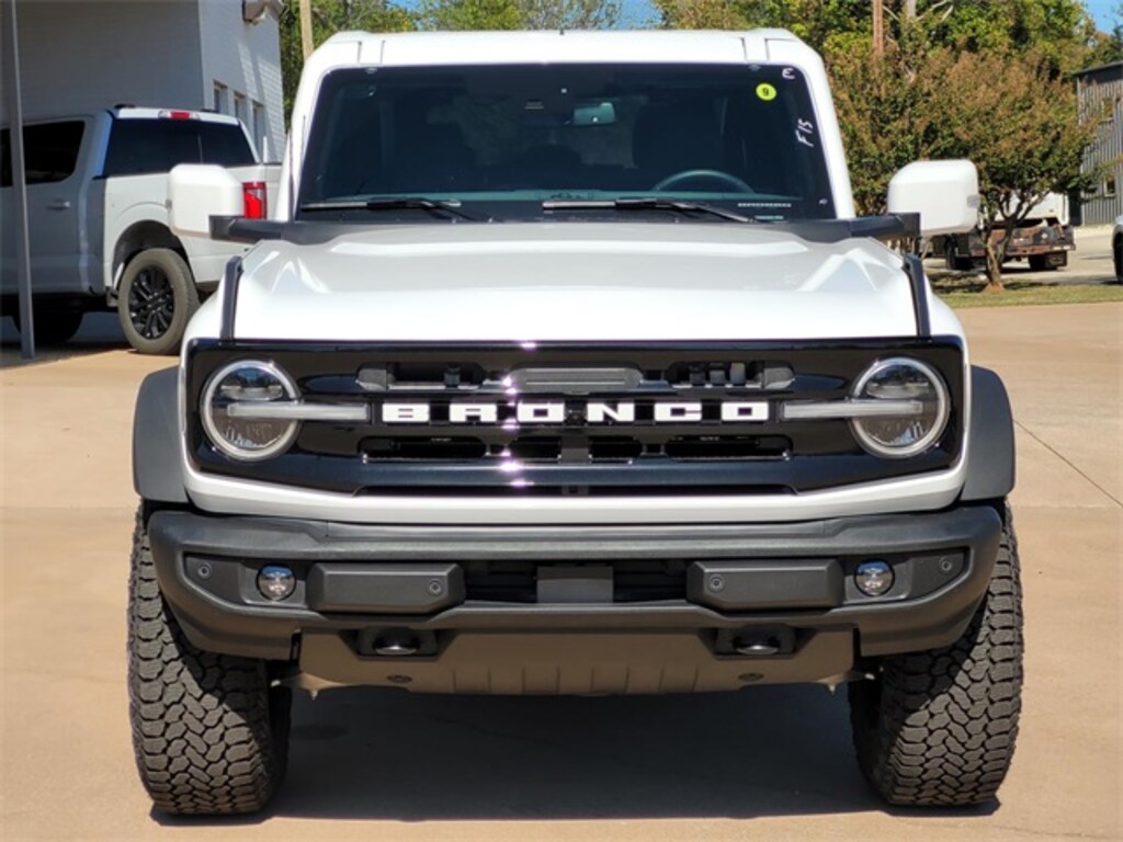 New 2025 Ford Bronco Outer Banks SUV