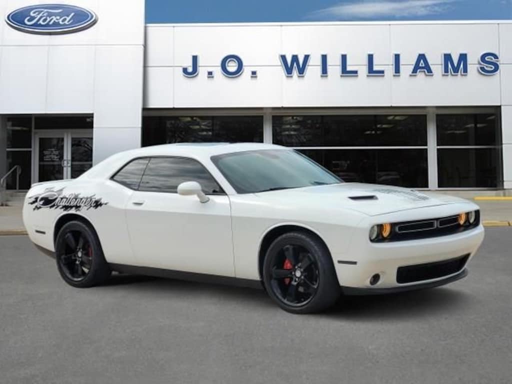 Used 2017 Dodge Challenger R/T Coupe