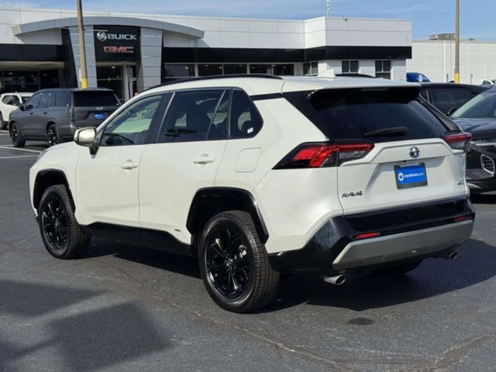 Used 2022 Toyota RAV4 Hybrid SE SUV