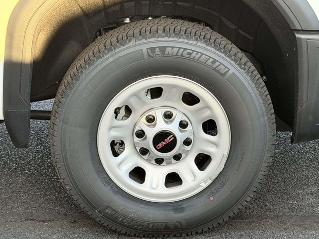 2025 GMC Sierra 2500HD Pro